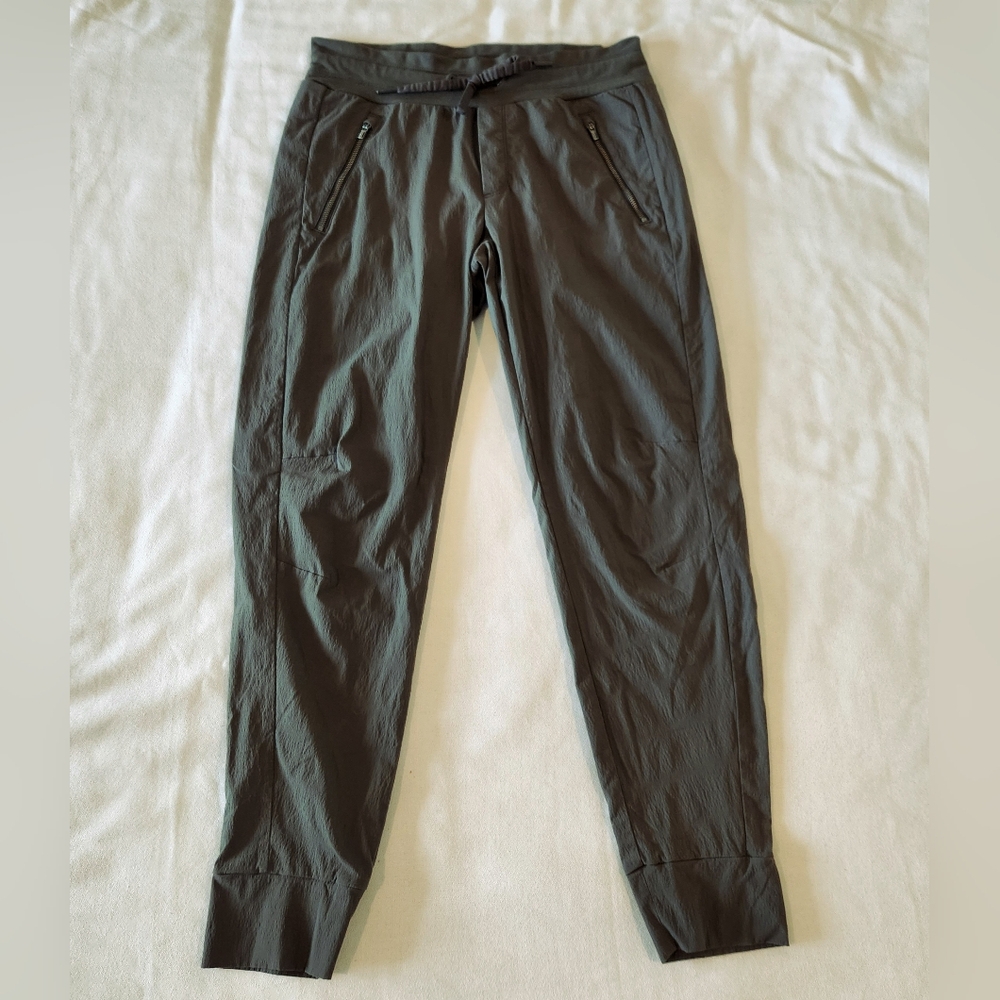 Athleta Trekkie North Jogger Size 4 In Mountain Olive Grayish Green